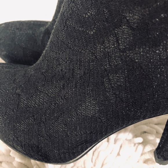 Shoes - Picture 5 of 5